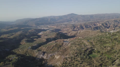 Cordillera-De-Sierra-Nevada---Huertas-Con-Tiro-De-Drones-En-4k