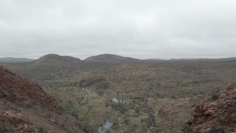 Simpsons-Gap-On-A-Misty-Day-In-West-MacDonnell-National-Park---Rungutjirp-With-Outback-Landscape-In-Northern-Territory,-Australia