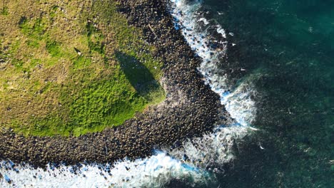 Bird's-Eye-View-Of-The-Rocky-Coastline-Of-Cook-Island-In-New-South-Wales,-Australia