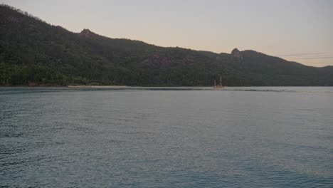 Panoramic-View-Of-Calm-Waters-Of-Hook-Passage-At-Dusk---Hook-Island-In-Whitsunday,-QLD,-Australia