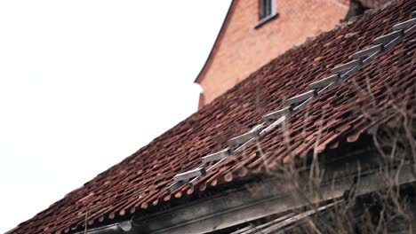 Old-roof-in-Latvia,-Kuldiga.-2021-April-13th