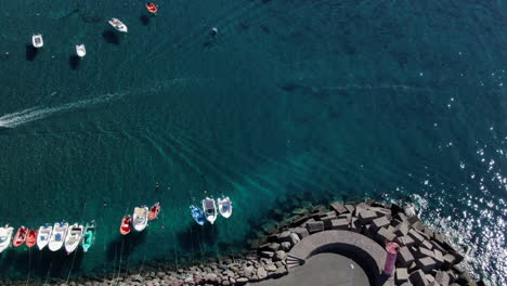 Luftaufnahme-über-Dem-Pier-Der-Stadt-Aldea-De-San-Nicolas-Auf-Der-Insel-Gran-Canaria