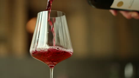 Red-Wine-Pouring,-Slow-Motion