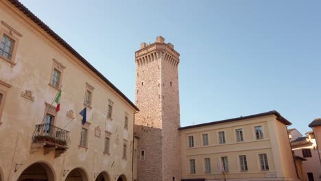 Hyperlapse-of-Watch-tower-located-in-Piazza-Mazzini,-the-main-square-of-TREVI-in-Umbria,-a-region-in-central-Italy