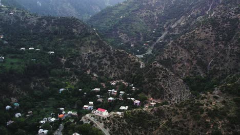 Katha-Piran-Ist-Eine-Kleine-Schöne-Stadt-Im-Von-Pakistan-Verwalteten-Kaschmir