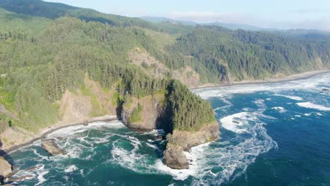 Drone-shot-of-the-Oregon-Coast-Highway-101