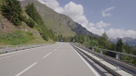 Autofahren-Auf-Dem-Gotthardpass-Von-Der-Süd--In-Die-Nordschweiz