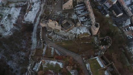 Larochette-castle-ruins-during-winter