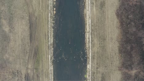 Flussfluss-Aus-Drohnenperspektive