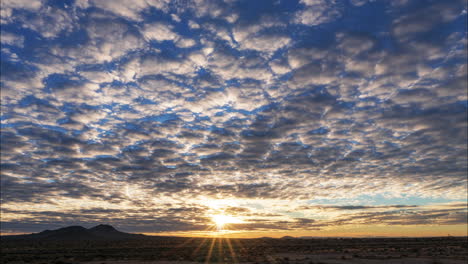 Lapso-De-Tiempo-De-Nubes-Cirroestratos-Sobre-El-Desierto-De-Mojave