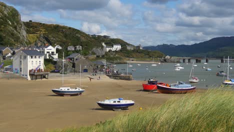 Barmouth,-Beach-and-Harbour-with-Railway-bridge-in-background,-Wales,-UK-Static-Camera-10-Second-version