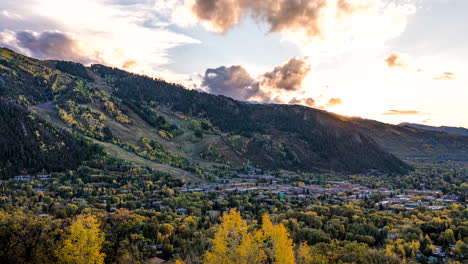 Herbstfarben-In-Espe,-Colorado