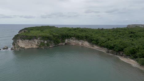 Antena:-Toma-De-Drones-Que-Muestra-Una-Hermosa-Playa-En-República-Dominicana