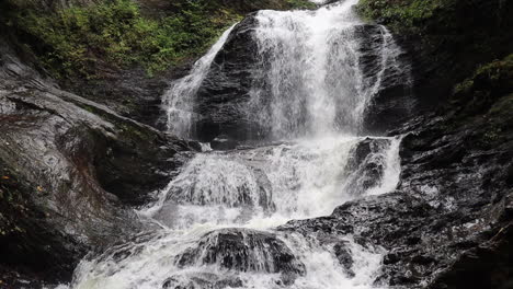 Moss-Glen-Waterfall-In-Vermont