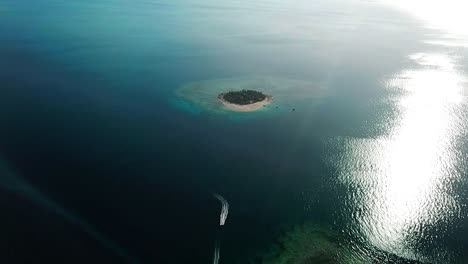Fidschi---Fliegen-500-Meter-über-Beachcomber-Island