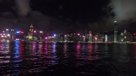 Hong-Kong-Skyline-Lightshow-Bei-Nacht