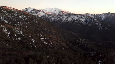 Snowcapped-mountain-view-at-sunset-in-the-San-Gabriel-Mountains-of-Southern-California