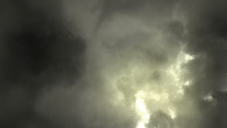 Lightening-storm-in-clouds-