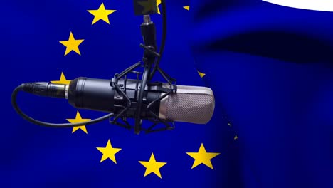 Europäische-Flagge-Weht-Hinter-Dem-Mikrofon