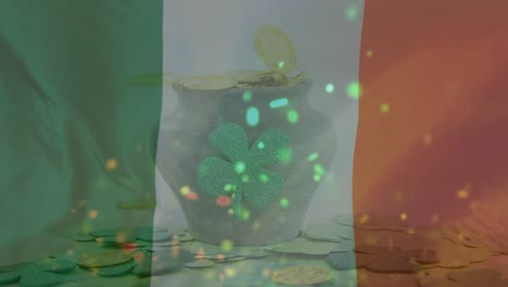 Goldmünzen-Fallen-Auf-Eine-Vase,-Im-Vordergrund-Weht-Die-Irische-Flagge