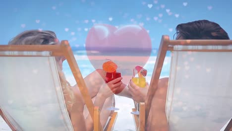 Animation-Eines-Paares,-Das-Auf-Stühlen-Am-Strand-Vor-Rosa-Herzen-Sitzt