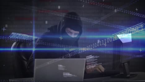 Hombre-Hackeando-Computadora-Mientras-Codifica-Movimientos