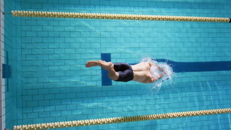 Swimmer-training-in-a-swimming-pool