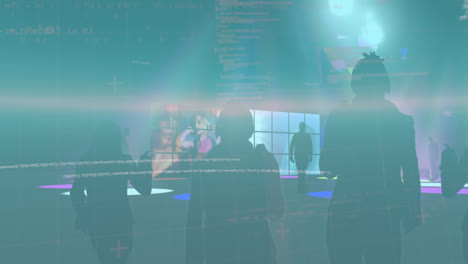 Datenverarbeitung-über-Ein-Gitternetz-Gegen-Disco-Lichter-über-Silhouetten-Tanzender-Menschen