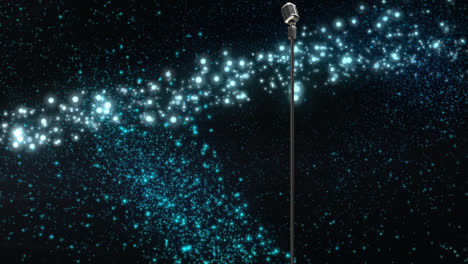 Animation-Einer-Blauen-Lichtspur-über-Dem-Mikrofon-Mit-Weihnachtsmütze-Auf-Dunklem-Hintergrund