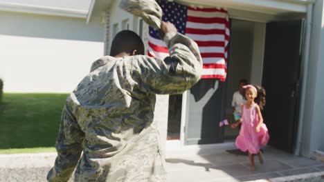Video-of-african-american-soldier-father-back-to-his-children