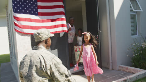 Video-of-african-american-soldier-back-to-his-family