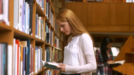 Students-reading-in-a-library