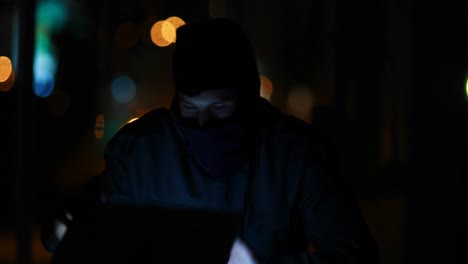 Hacker-hacking-a-laptop