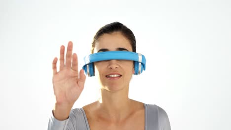 Woman-pretending-to-use-visual-reality-headset