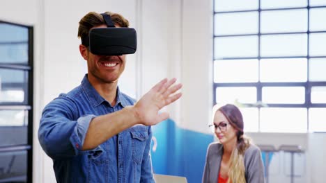 Businessman-using-the-virtual-reality-headset