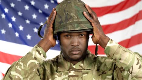 Porträt-Eines-Militärsoldaten-Mit-Helm