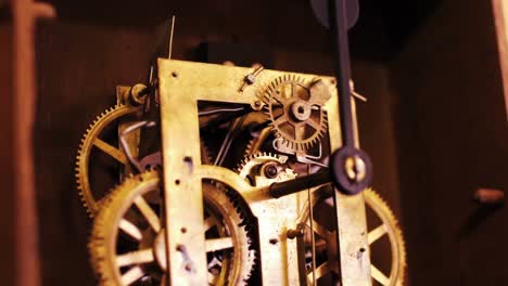 Watch-mechanism-with-gears