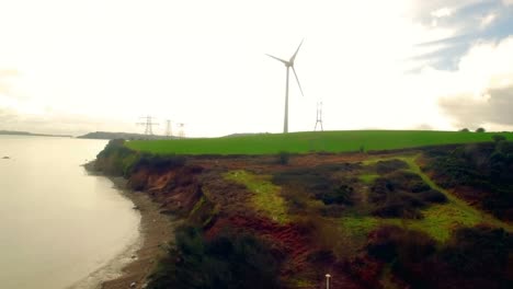 Blick-Auf-Die-Windmühle-An-Der-Küste