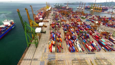 Aerial-view-of-cargo-containers