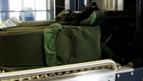 Luggage-on-the-baggage-carousel