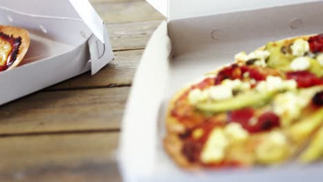 Delicious-pizza-in-pizza-box
