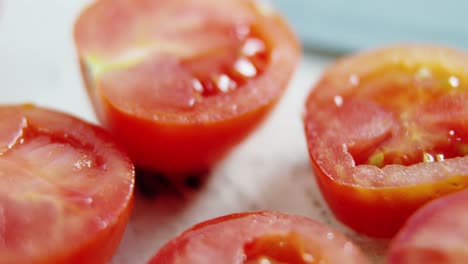 Close-up-of-sliced-tomatoes
