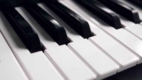 Black-and-white-piano-keys-on-the-keyboard