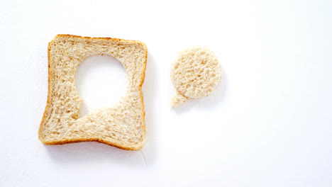 Circular-shape-on-bread-slice