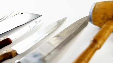 Set-of-various-knives-for-cutting-meat