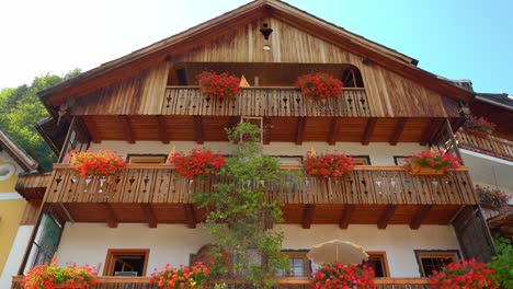 Façade-of-Wooden-Façade-House-in-Hallstatt