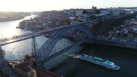 The-view-of-Dom-Luis-I-Bridge,-the-old-town,-and-Douro-River-in-Porto,-Portugal