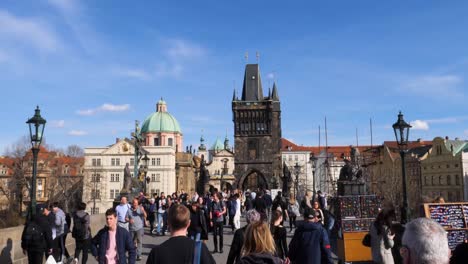 Charles-Bridge-in-Prague-crowded-with-tourists