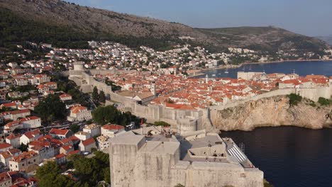 Panoramic-aerial-view-of-Dubrovnik-city,-Croatia