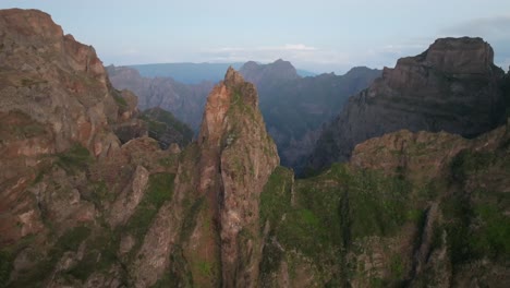 Montañas-En-Madeira-Portugal